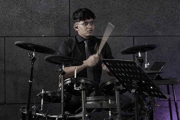 Worship community