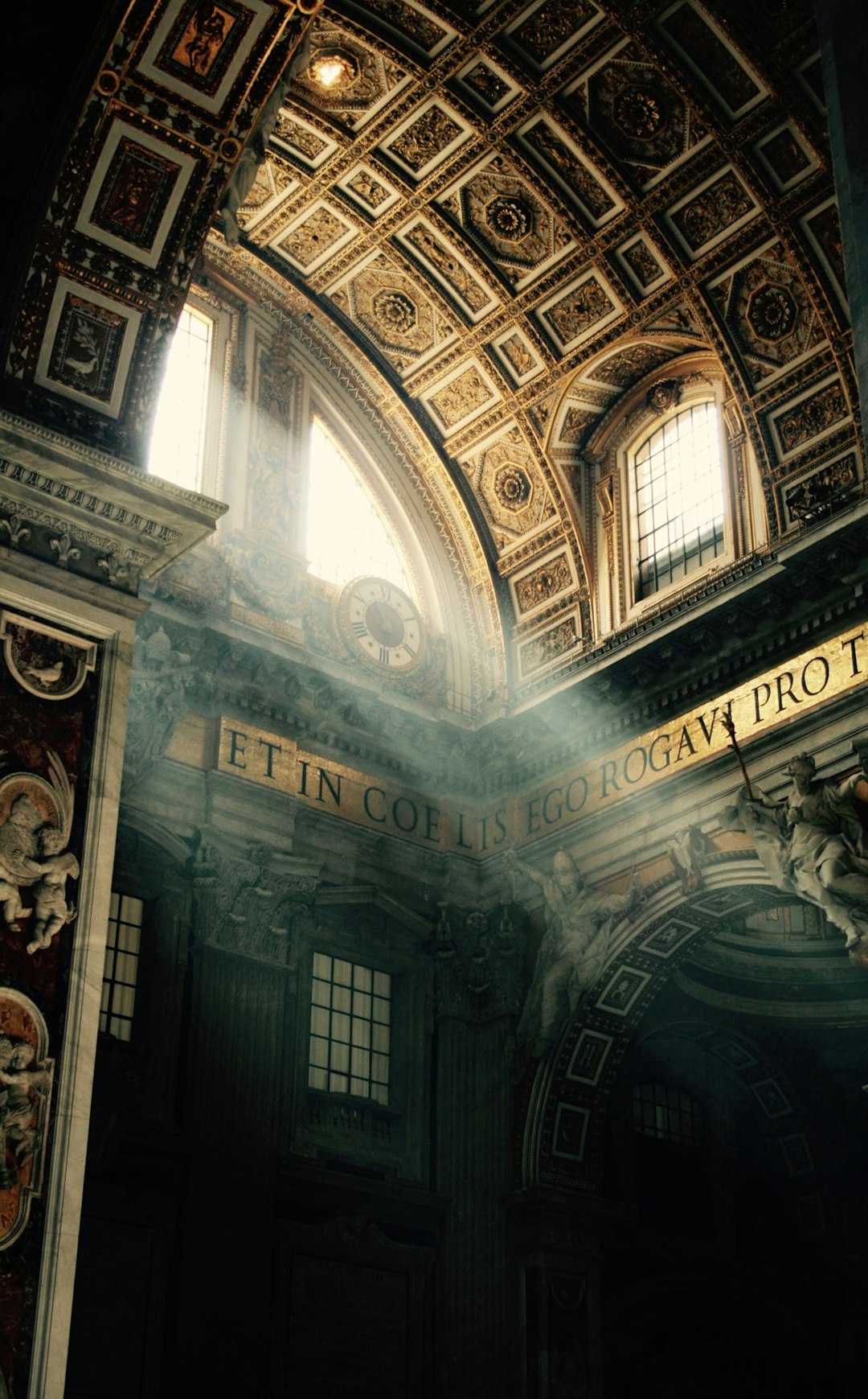 sunlight-beams-inside-ornate-cathedral-0gbnnmdqpw
